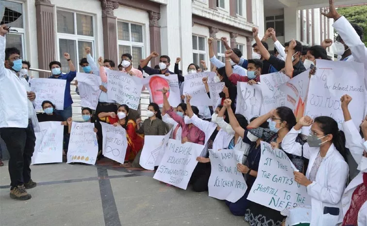 Junior doctors temporarily ends strike in telangana