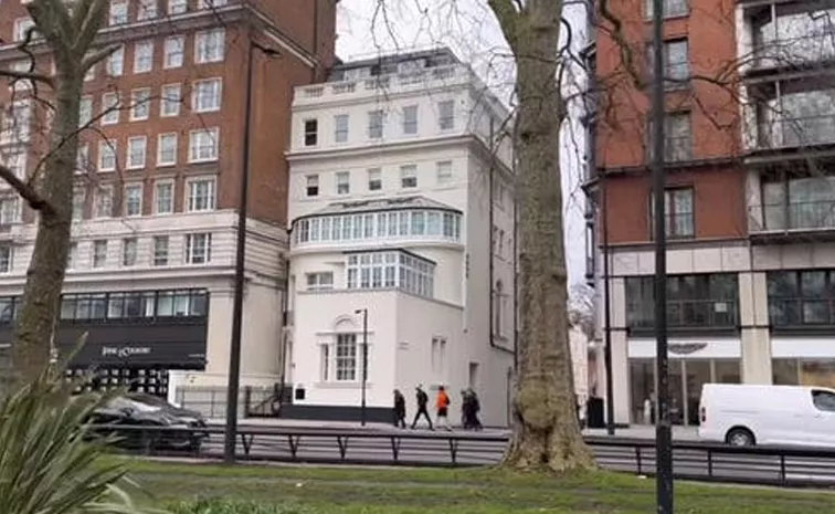 Shah Rukh Khan's London house video goes viral