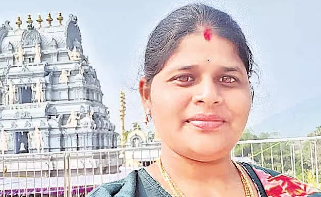 married woman suicide in srikakulam district