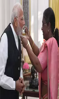 Droupadi Murmu Feeds PM Modi Dahi Cheeni At Rashtrapati Bhavan