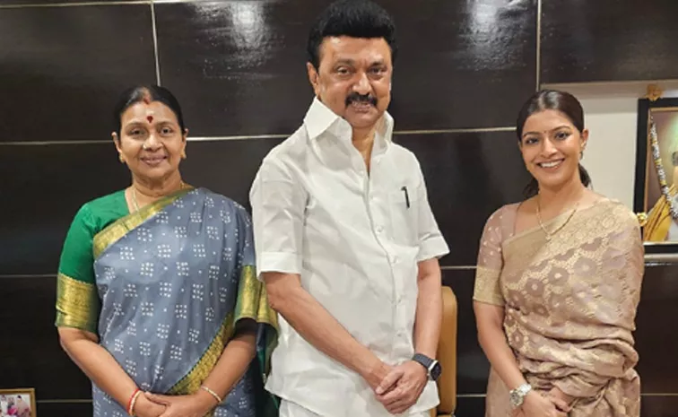 Varalaxmi Sarathkumar Invite CM MK Stalin For Her Marriage