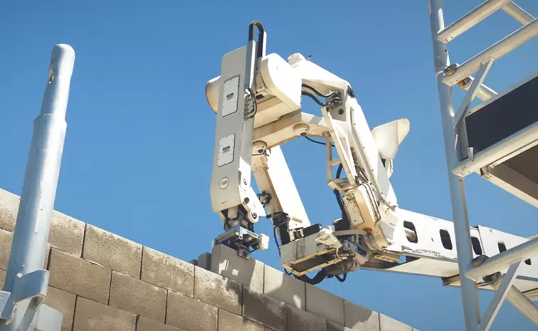World fastest brick laying construction robot