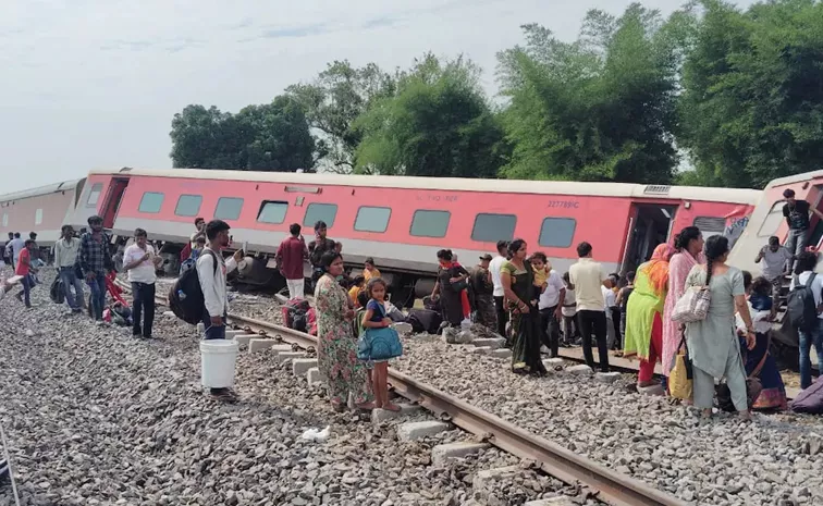 Uttar Pradesh Chandigarh Dibrugarh Express Train Accident Telugu Details