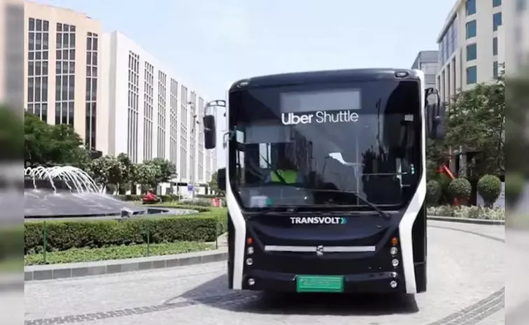 Ubers Luxury Buses will Soon run in Delhi