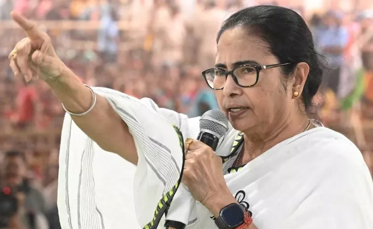 Mamata Banerjee says Will give shelter if they come to our door over Bangladesh crisis
