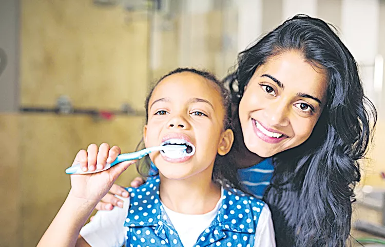 Methods And Precautions For Teaching Teeth Brushing To Children