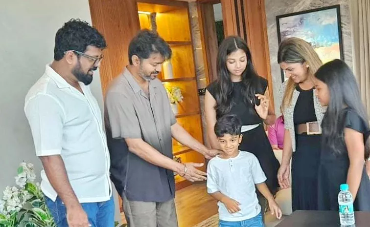 Actress Rambha meets Thalapathy Vijay along with her family: Photos