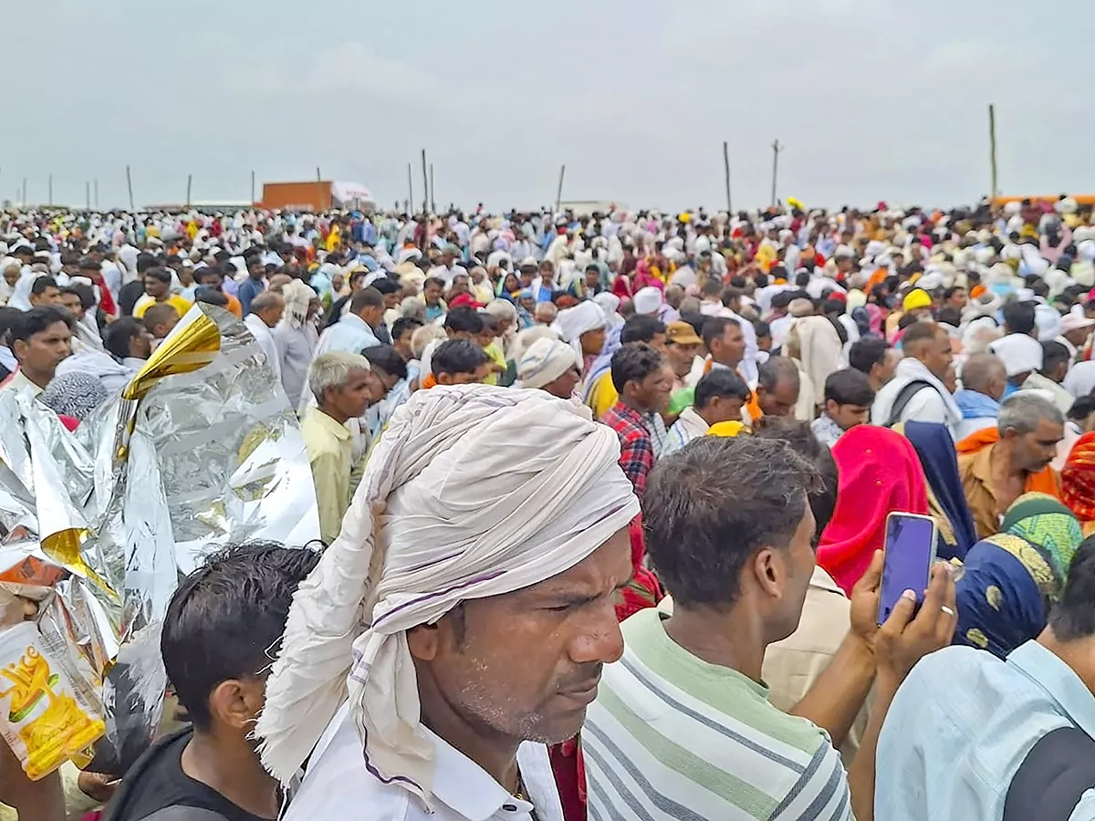 Dozens killed in stampede at India religious event Photos