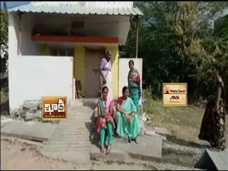 Wife Protest in front of her Husband House - Sakshi