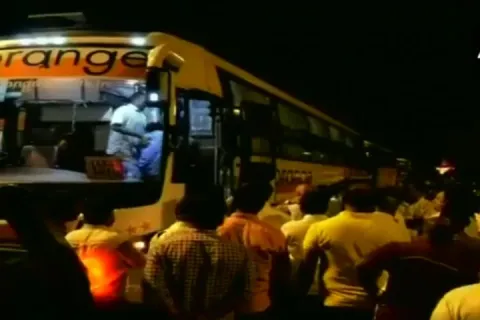 Congress and JDS MLAs board a bus to Kochi - Sakshi