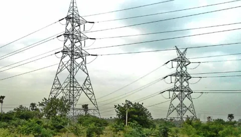 Farmers Protest over The Formation Of current High Tension Line - Sakshi