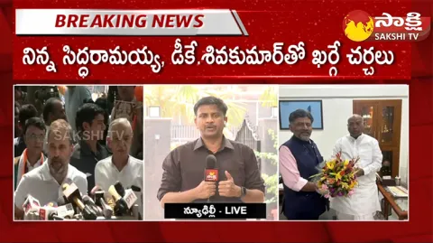 DK Shivkumar And Siddaramaiah Meet With Rahul Gandhi