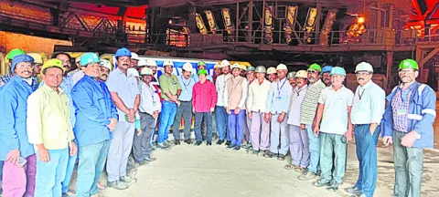 కేంద్ర ఉక్కు సంయుక్త కార్యదర్శి బ్లాస్ట్‌ఫర్నేస్‌ సందర్