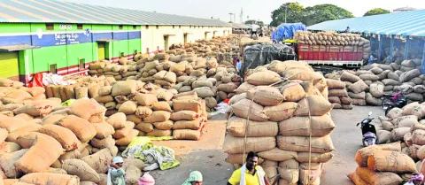 డెయిరీ ఫామ్‌లో  కార్మికుడు మృతి 