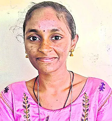 ప్రభుత్వ ఉన్నత పాఠశాల విద్యార్థిని రికార్డు 