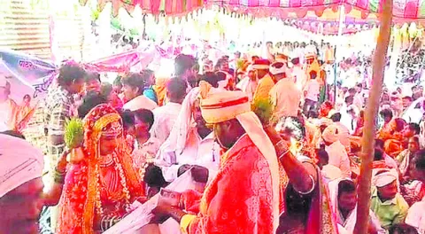 ఘనంగా సామూహిక వివాహ వేడుకలు