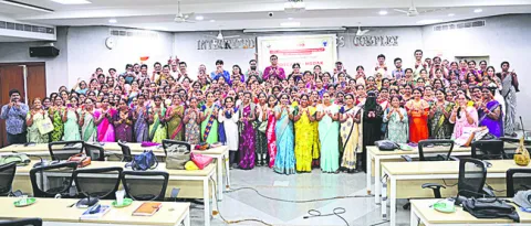 మహిళా పారిశ్రామికవేత్తల కోసం ‘వీ హబ్‌’