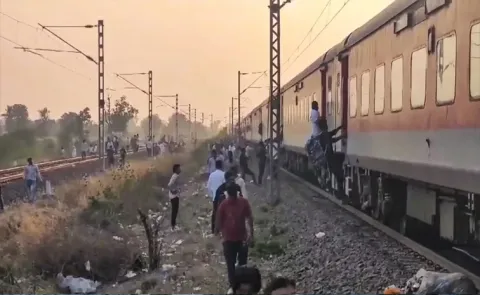 A major railway accident was averted near Arakkonam6