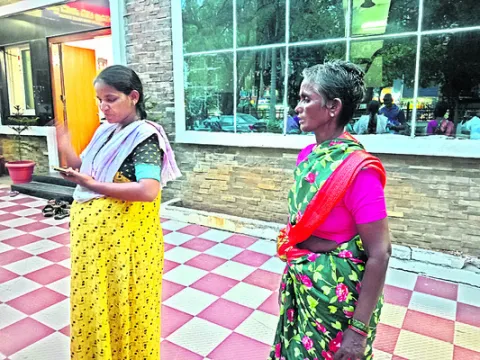 పోలీసులను పరుగులు  పెట్టించిన సెల్ఫీ వీడియో 