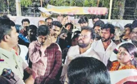 Clashes between TDP and Janasena Party workers in Srikalahasti