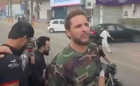 Viral Video Shows Shahid Afridi Leading Rally In Karachi Celebrating Pakistan's So Called Victory Over India In Military Standoff6