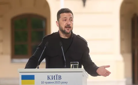 Zelenskyy says he is willing to meet Putin in Istanbul for peace talks13