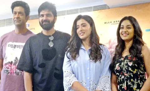 Single Movie Success Meet In Vizag