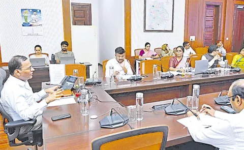 Smart cards for students in welfare hostels: Telangana