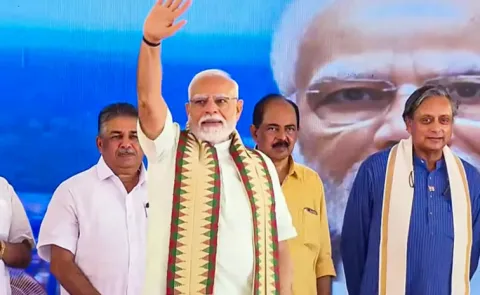 Shashi Tharoor Is Here: Pm Sleepless Nights Jibe At Congress2