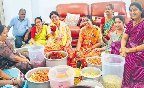 Deputy CM Mallu Bhatti Vikramarka Wife Makes Avakaya Pachadi