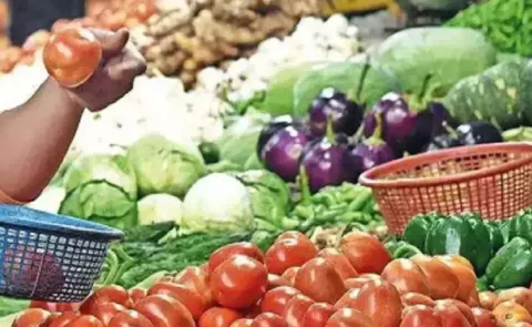 Veggie prices rise as heavy rains in Maharashtra damage crops