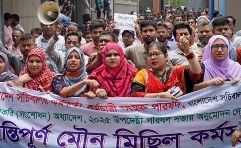 Bangladesh erupts in protests against govt13