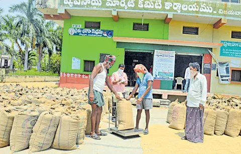 Grain price hiked by 69 paise per kg10