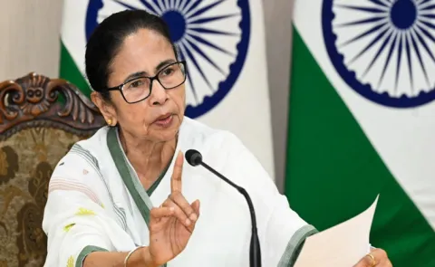 Mamata Banerjee accuses PM of hypocrisy over Madhya Pradesh scandal