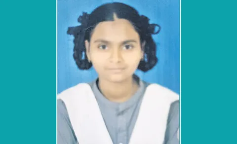 10th class student Attempts To Ends Her Life In Visakhapatnam