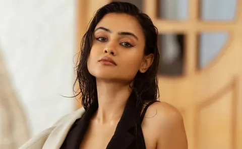 Janki Bodiwala Interesting Comments On Vash Movie Director