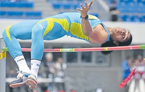 Telangana athlete Nandini wins gold in heptathlon8