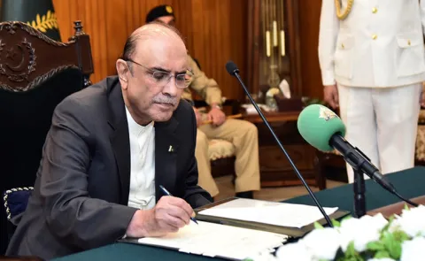 Pakistan introduces law banning child marriage13