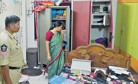 Robbery In ks jawahar House