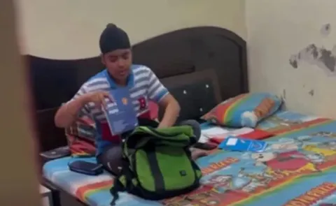Viral Video: Man Secretly Recording Son Singing9