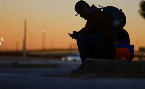White House Offers To Pay Migrants 1000 dollers To Self-Deport12