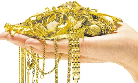 Gold surges Rs 2400 to Rs 99750 per 10 gm ahead of US Fed Reserve meeting