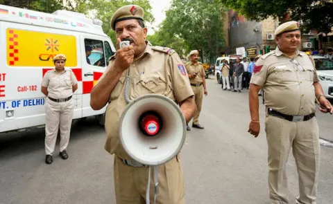 New Delhi Area Blackout From 8-8.15 Pm As Part Of Drill14