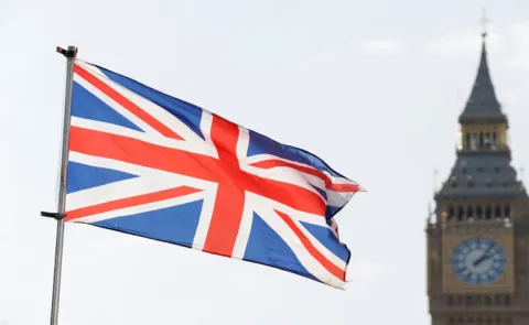 UK to restrict study and work visas for citizens of Pakistan4