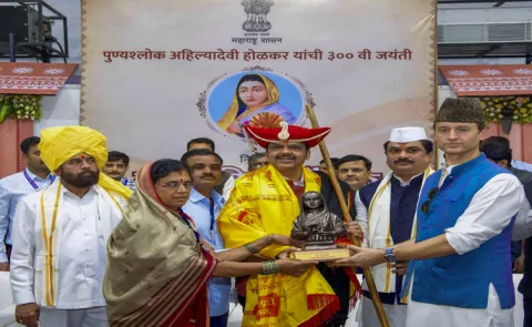 Maharashtra Govt Announces Biopic On Indore Queen Ahilyabai Holkar