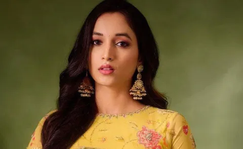 Srinidhi Shetty Got Emotional In A Interview Telling About Her Mother