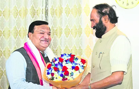 Minister Uttam holds talks with CWC Chairman12