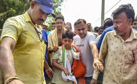 Want to join Army, confront Pakistani terrorists says 9 years old boy12
