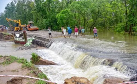 9 Killed in Arunachal After Landslide 5 Killed in Assam13