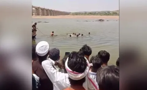 Eight men drown in Rajasthan Banas river Check Details14